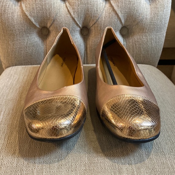 Comfortview NEW Gold Metallic Round Toe Size 12 Women’s Loafers - Picture 14 of 16